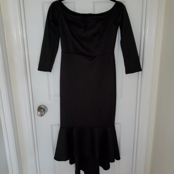 Dresses & Skirts - 🌻4 for $25🌻Gorgeous Solid Black Dress Size Small